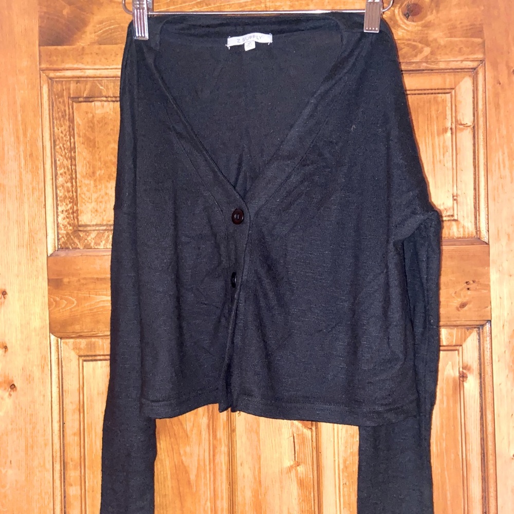Cropper cotton button up top.
